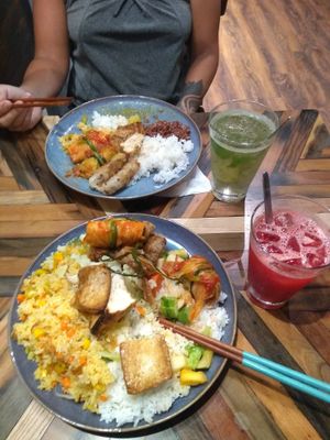 We had alreay eaten some by the time I took this photo, indicating the amoung of food you can have for 60k at Veggie Castle - Yen Ninh in Hanoi