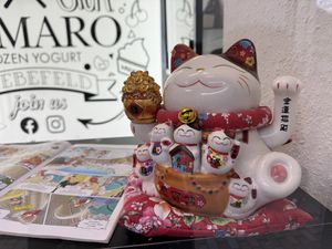 lucky cat  at YOMARO in Bielefeld