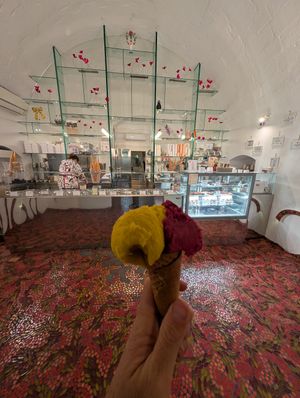 Mango, hibiscus at I Vizi Degli Angeli in Matera