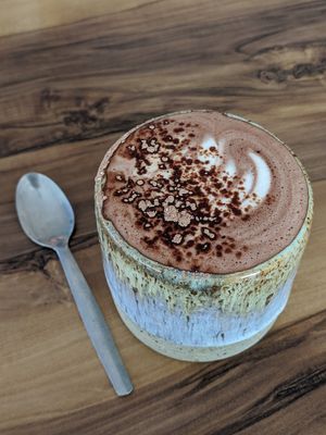 Hot Chocolate + marshmallows (oat milk, vegan) at Yavanna in Paddington