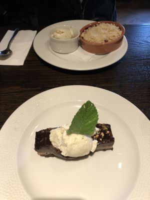 Millionaire shortbread and 5 Berry crumble  at The Boot Inn in Stratford-upon-avon