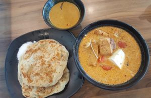 Laksa yong tau foo & prata with curry at Green Age 善提素 in West Singapore