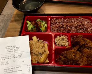 Bento set $6.50 with hedgehog (monkey head / lion's mane) mushrooms as the chosen main. It's actually 50% potatoes and 50% mushrooms. Can't really tell visually cuz the brown of the rendang hides it well. But well, where else can you get this mushroom at such a price  at Green Age 善提素 in West Singapore