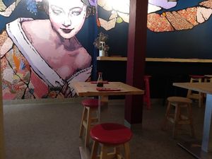 the restaurant at Yan Ken Pon - La Latina in Madrid