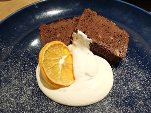 Gâteau au chocolat at Shiro Cafe in Tokyo
