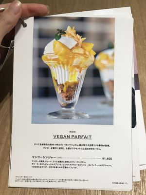 Mango & ginger special at Shiro Cafe in Tokyo