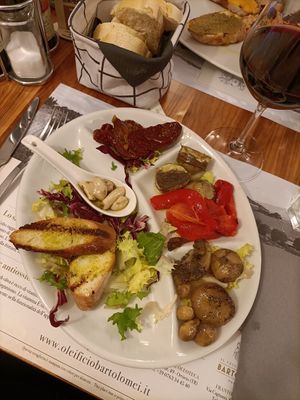 I nostri sott'oli at Oleoteca Bartolomei l'Olio Orvieto con Cucina in Orvieto