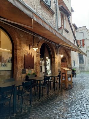 Ingresso secondario at Oleoteca Bartolomei l'Olio Orvieto con Cucina in Orvieto