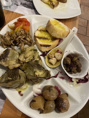 Antipasto di sott’olio   at Oleoteca Bartolomei l'Olio Orvieto con Cucina in Orvieto