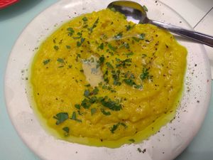 Garlic purée at George's Yard in Crete