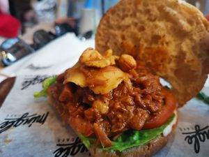 the inside life of a vegan BBQ 😉 at Mingle Cafe in Larnaca