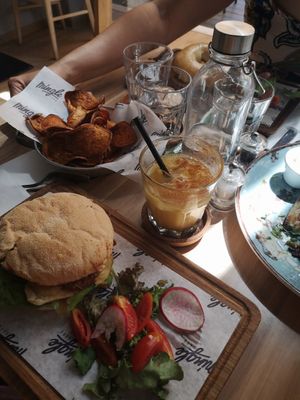 pulled jackfruit burger, sweet potatoes and turmeric latte at Mingle Cafe in Larnaca