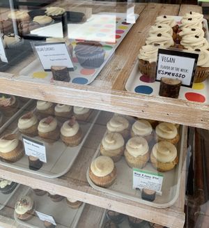 the vegan cupcakes were on the top shelf with the gluten free ones!  at Splat Cakes n' Such in Buford