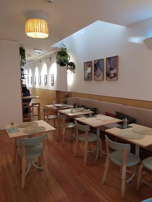 Inside space at Noshi Coffee in Porto