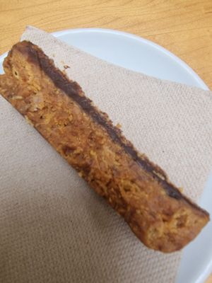 Snikers at Noshi Coffee in Porto