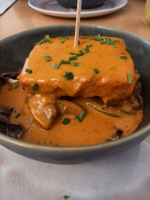 Francesinha vegana, excelente! Super recomendo! at Noshi Coffee in Porto