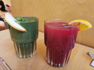 Immunity juice and dragon fruit juice at Noshi Coffee in Porto