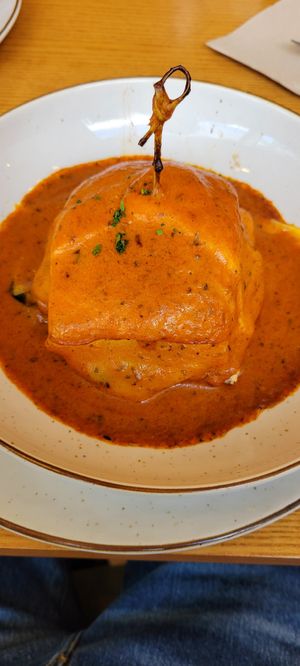 Vegan Francesinha at Noshi Coffee in Porto