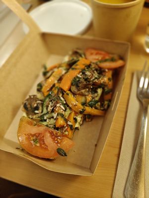 Vegan toast at Noshi Coffee in Porto