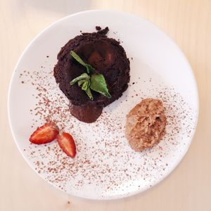 Vegan lava cake at Noshi Coffee in Porto