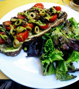 Vegan toast at Noshi Coffee in Porto