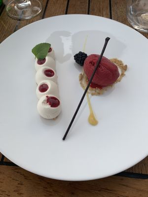 Vegan cheesecake with sorbet at Da Gabrisa in Positano