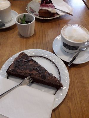 Cappuccino and chocolate cake 😍 at Die Gute Stube in Mainz