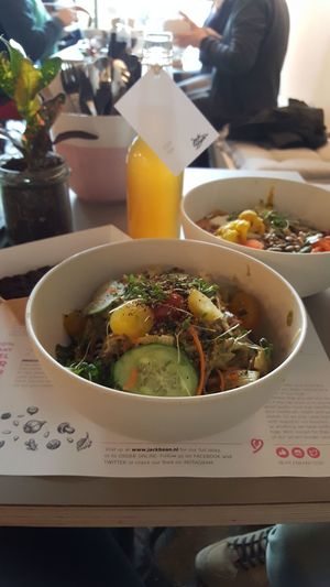 Pesto pasta bowl at Jack Bean - Kruisplein in Rotterdam