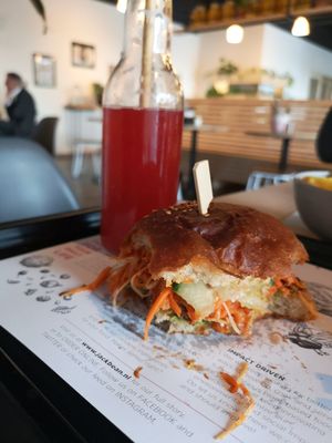 Buffalo tiger sandwich and raspberry soda at Jack Bean - Kruisplein in Rotterdam
