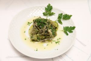 Our plant-based version of the famous Spanish dish Boquerones en Vinagre. Slice of courgette marinated in our homemade vinegar ( which is absolutely delicious on its own), later se at Meson Mudejar in Archez