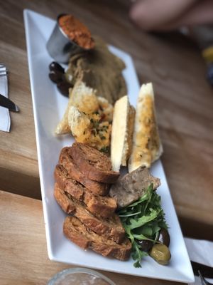 Plateau entrée (parfait comme entrée pour 2-4 personnes)  at Lola Rosa - Places des Festivals in Montreal