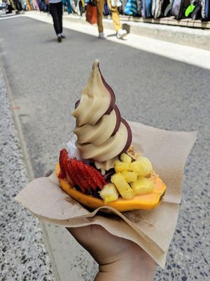 Riss More on papaya boat minus the honey at Banan - Waikiki in Honolulu