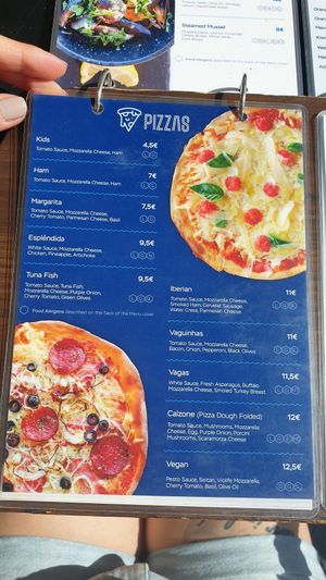 Menu Pizza at Vagas Bar in Matosinhos