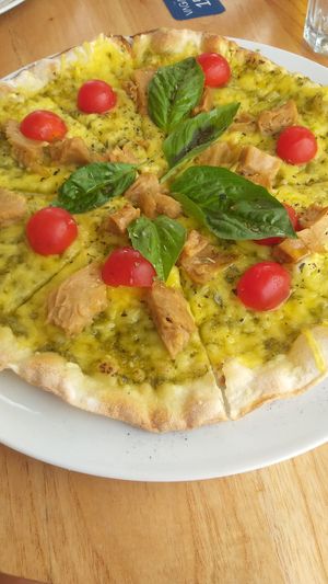 Pizza vegan at Vagas Bar in Matosinhos