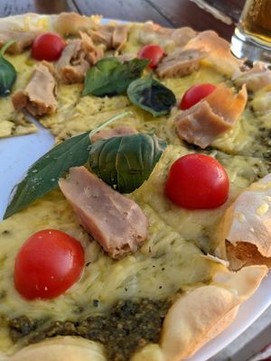 Vegan pizza at Vagas Bar in Matosinhos