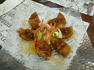 Seitan with caramelized onion  at Amaranta in Girona