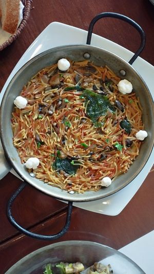 Fideuà (boníssima) at Amaranta in Girona