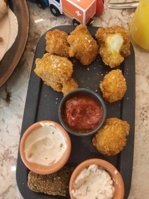 Cauliflower Wings  at The Green Affair - Saldanha in Lisbon