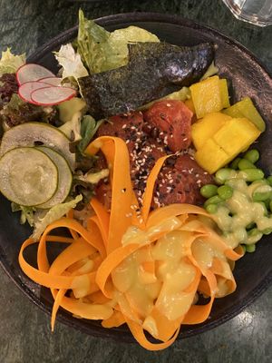 Poke bowl with marinated watermelon and mango at The Green Affair - Saldanha in Lisbon