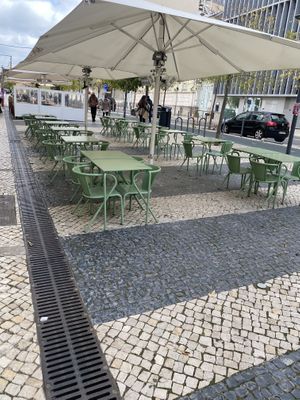 Outdoor seating at The Green Affair - Saldanha in Lisbon