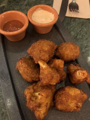 Cauliflower wings with bbc and tartar sauce (5,50€)  at The Green Affair - Saldanha in Lisbon