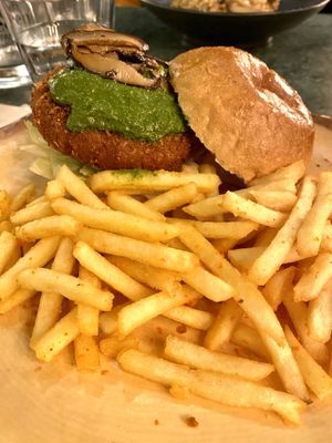 Burger  at The Green Affair - Saldanha in Lisbon