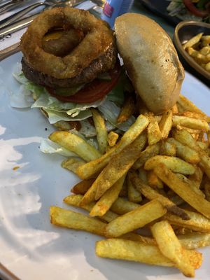 Veganer Burger von der Spezial-Karte  at The Green Affair - Saldanha in Lisbon