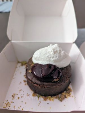 Chocolate cake at The Green Affair - Saldanha in Lisbon