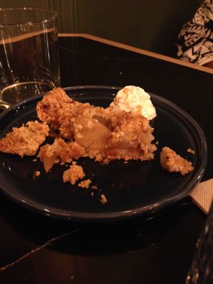 Granny Smith and Rocha pear crumble with Lemon-thyme vegan crème fraîche at The Green Affair - Saldanha in Lisbon