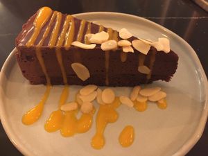 Chocolate cake! DELICIOUS!
With mango sauce... at The Green Affair - Saldanha in Lisbon