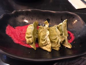 Gyazos w beetroot hummus at The Green Affair - Saldanha in Lisbon