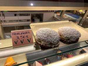 Vegan cream cakes  at Patisserie Chocolaterie Peigné in Lille