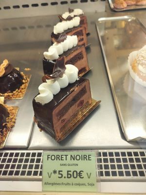 Forêt noire at Patisserie Chocolaterie Peigné in Lille