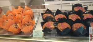Muffins and moelleux at Patisserie Chocolaterie Peigné in Lille